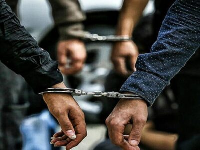 دستگیری باند سه‌نفره سرقت از داخل خودرو در قم