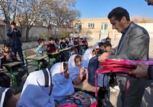 توزیع ۷۵ بسته لوازم‌التحریر در روستای شایق سرعین با حمایت موسسه خیریه محبت و کارگشایی مهر آمن تهران