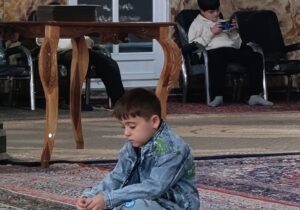 اخلاص نماز گزار کوچک در مصلی سرعین