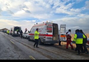 آخرین وضعیت حادثه واژگونی مرگبار اتوبوس در گردنه ایلان‌دره؛ ۴ فوتی‌ و ۱۷ مصدوم