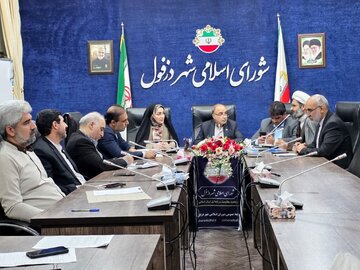 نیروهای حجمی و شرکتی شهرداری تعیین تکلیف شوند
