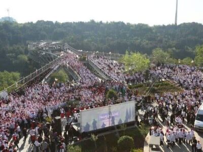 ده هزار نفر به عشق خلیج فارس در پل طبیعت